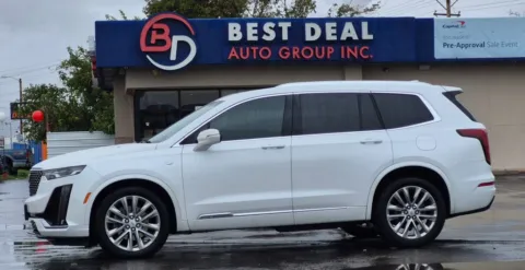 White 2022 Cadillac XT6 Premium Luxury Sport Utility 4D for sale in El Paso, TX