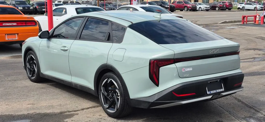 Kia K4 photo 4