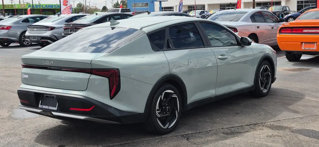 Kia K4 photo 6