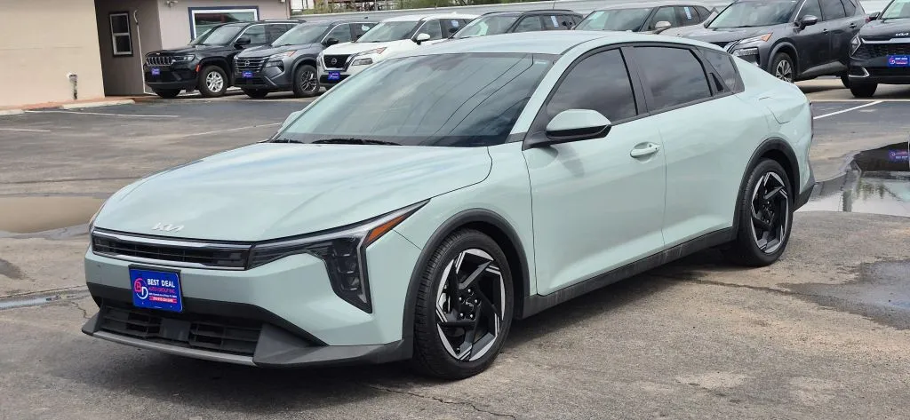Kia K4 photo 2