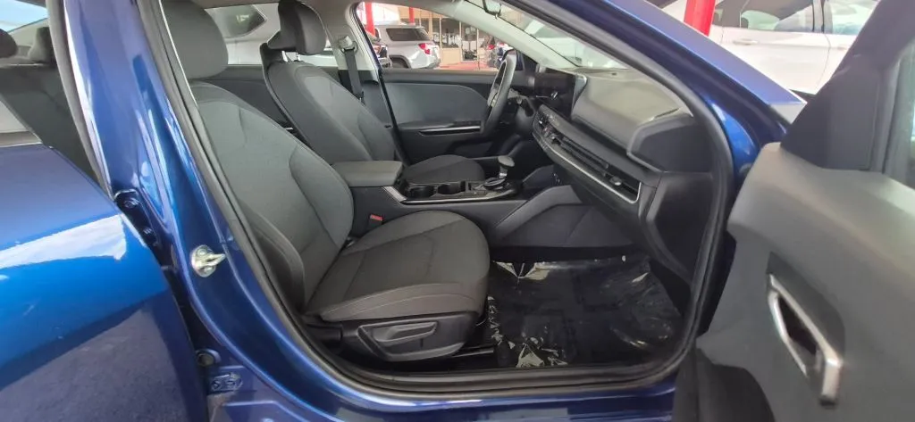 Kia K4 photo 14