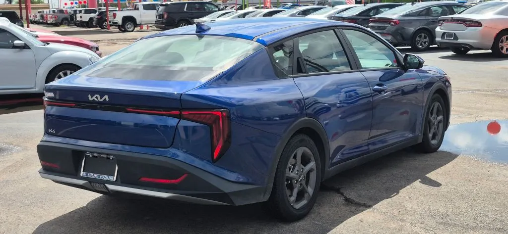 Kia K4 photo 6