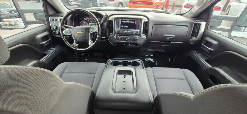 Chevrolet Silverado photo 13
