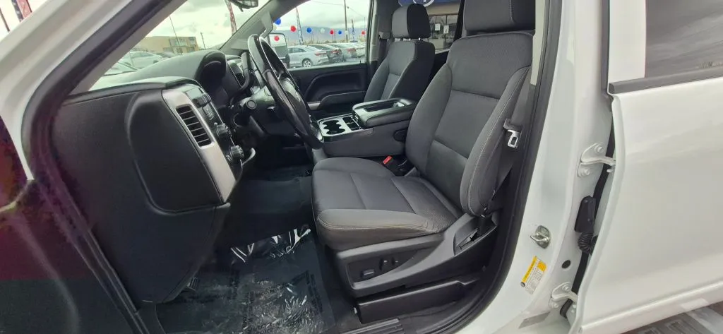 Chevrolet Silverado photo 11
