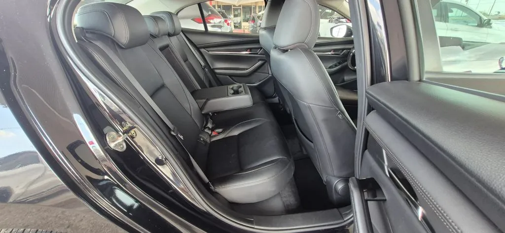 Mazda Mazda3 photo 12