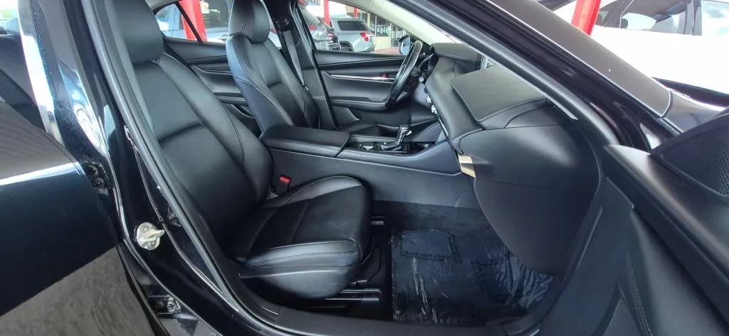 Mazda Mazda3 photo 13