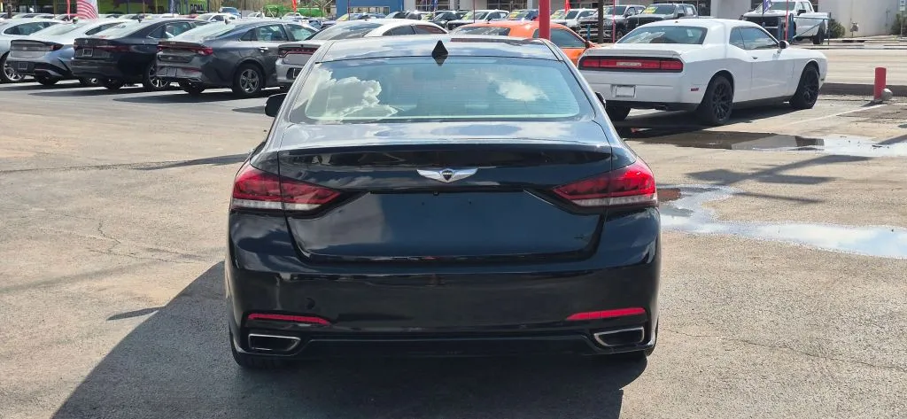 Hyundai Genesis photo 5