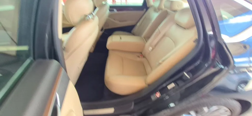 Hyundai Genesis photo 12