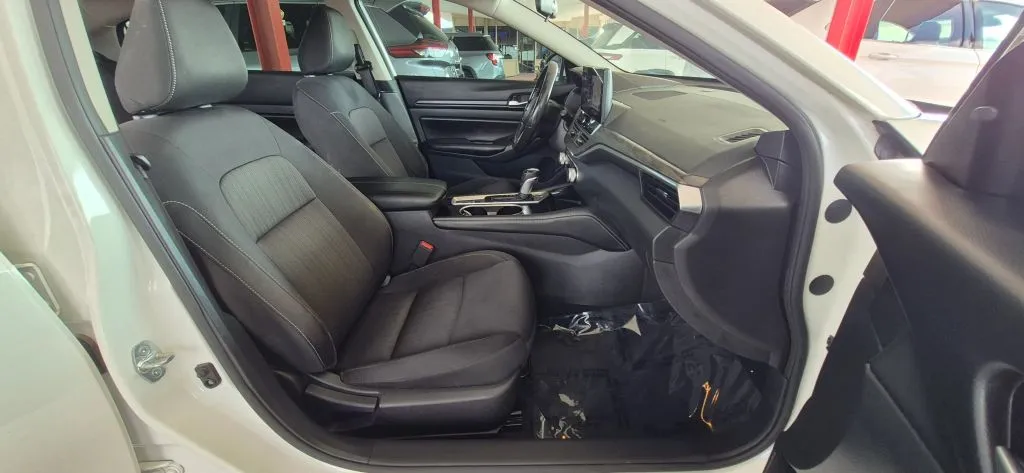 Nissan Altima photo 15