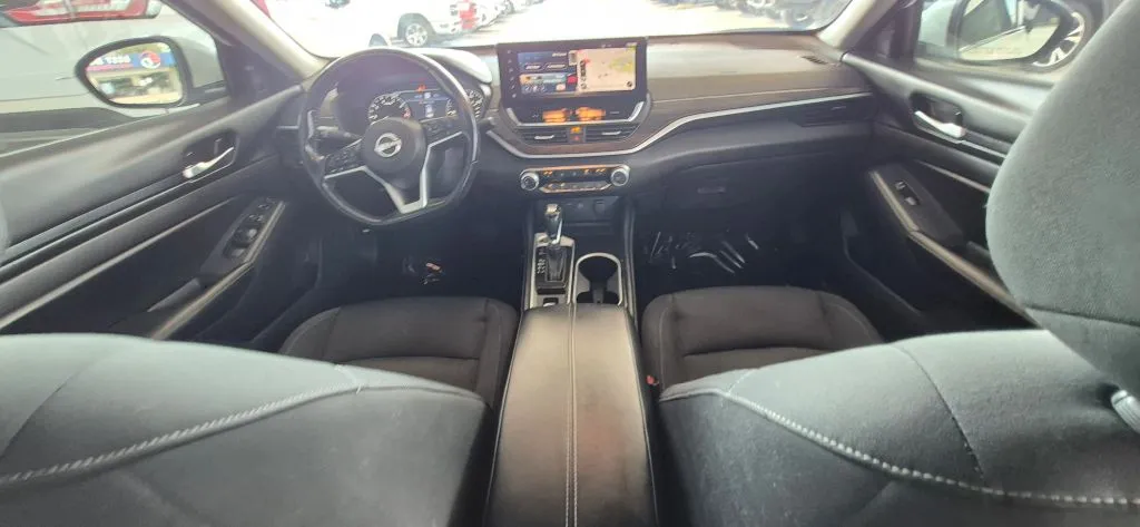 Nissan Altima photo 16