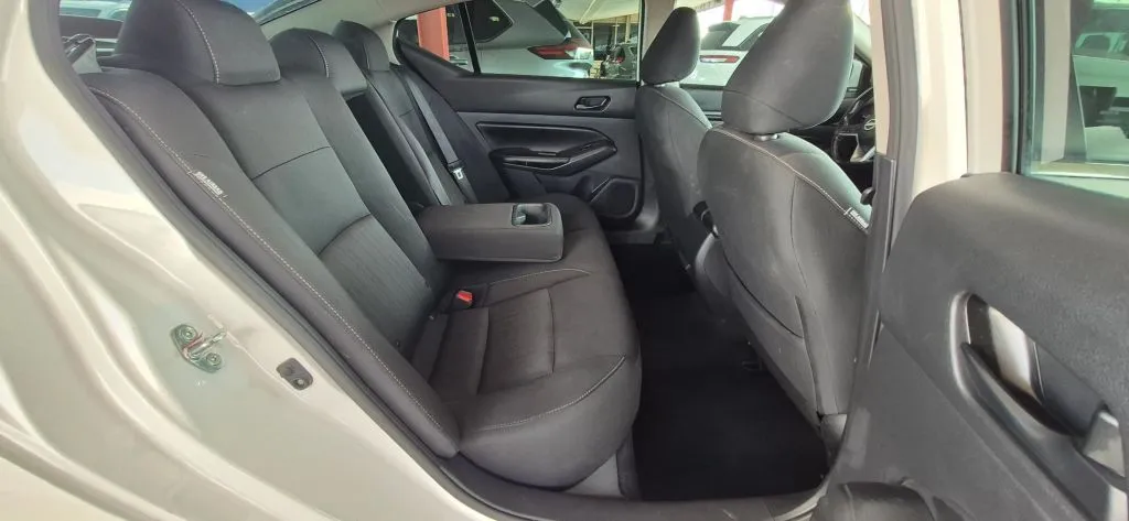 Nissan Altima photo 14
