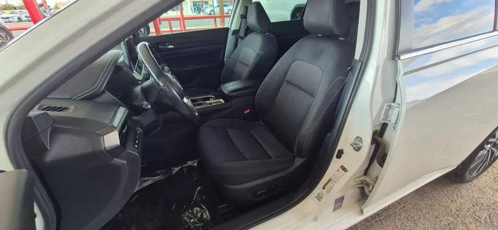 Nissan Altima photo 12