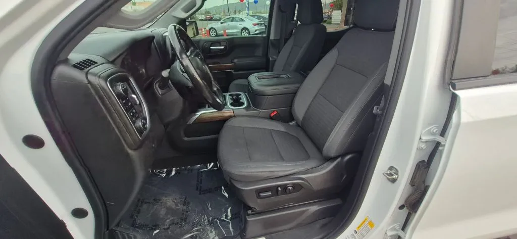 Chevrolet Silverado photo 9