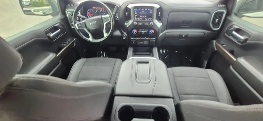 Chevrolet Silverado photo 13