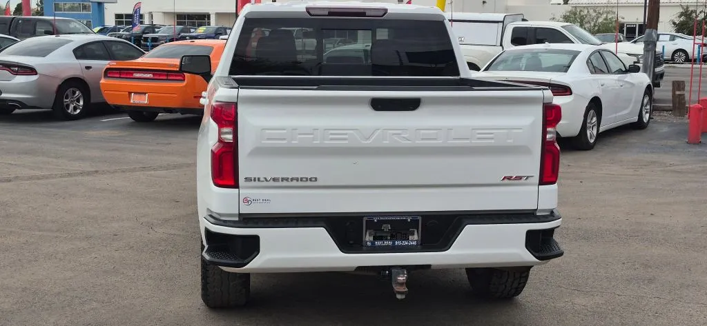 Chevrolet Silverado photo 3