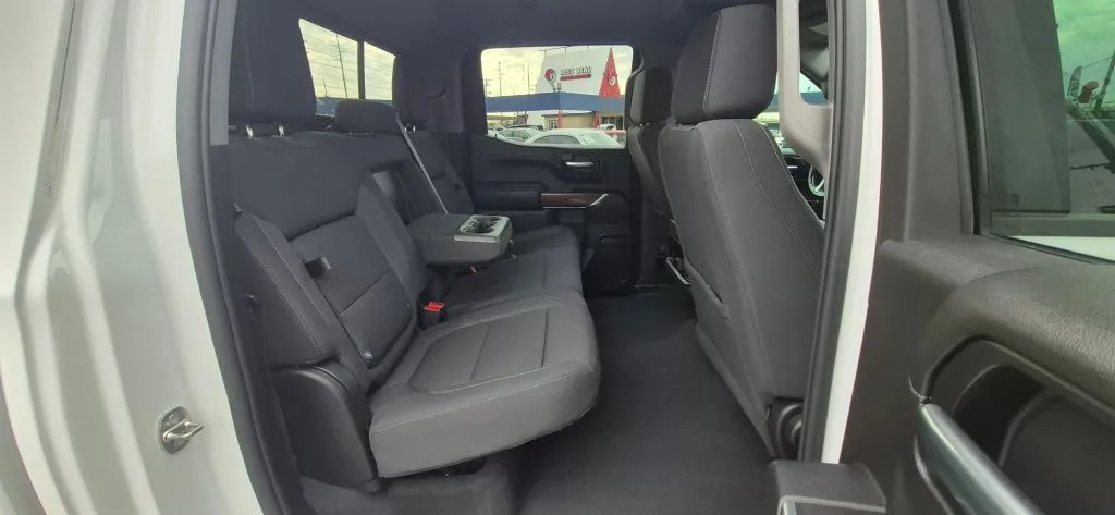 Chevrolet Silverado photo 11