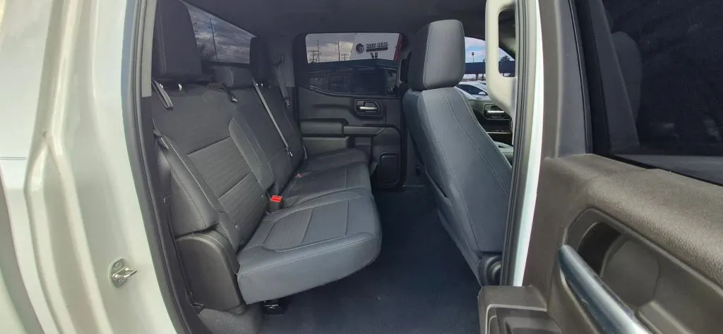 Chevrolet Silverado photo 13