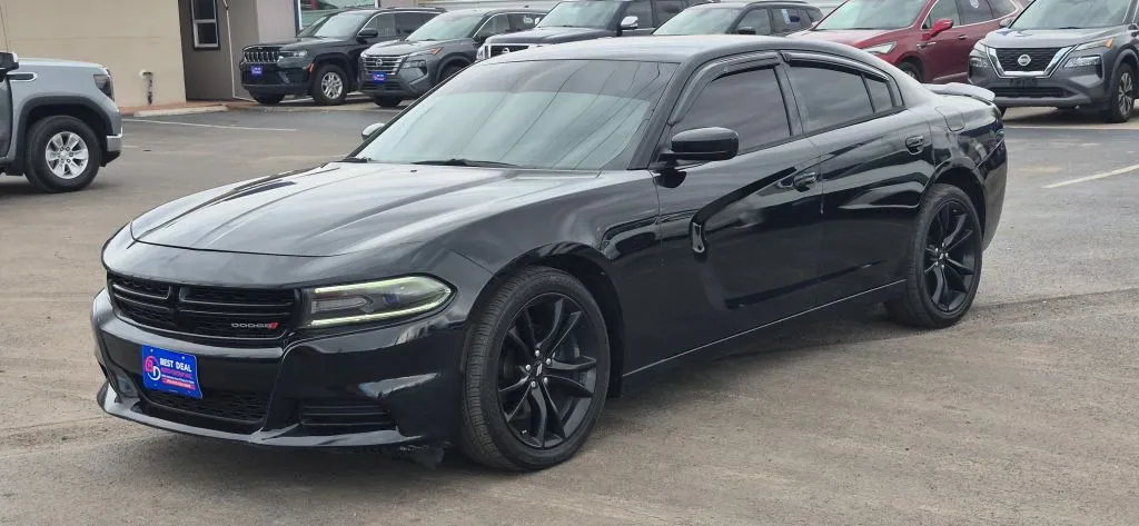 Dodge Charger photo 2