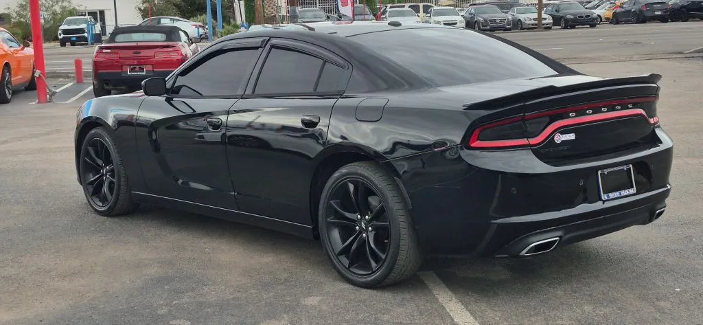 Dodge Charger photo 4