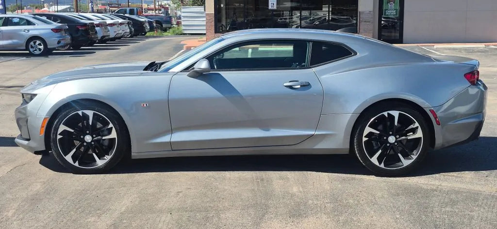 Chevrolet Camaro photo 3