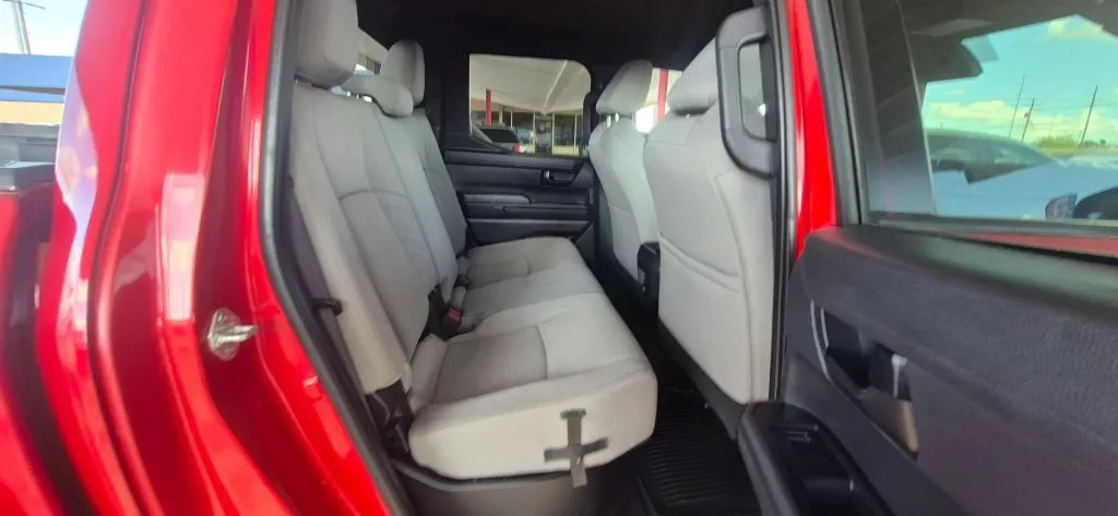 Toyota Tacoma photo 13