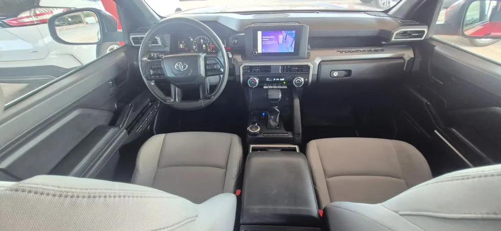 Toyota Tacoma photo 15