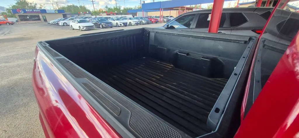 Toyota Tacoma photo 18