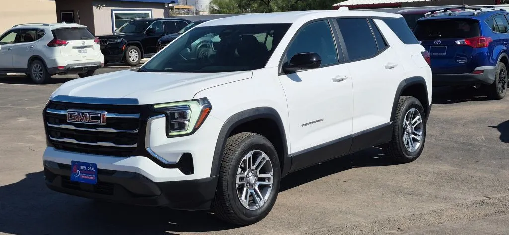 GMC Terrain photo 2