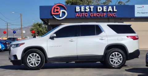 White 2020 Chevrolet Traverse LT Sport Utility 4D for sale in El Paso, TX