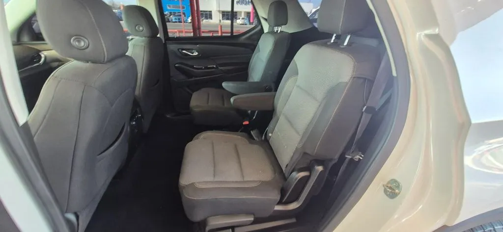 Chevrolet Traverse photo 12