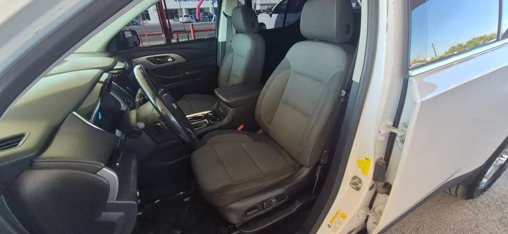 Chevrolet Traverse photo 11