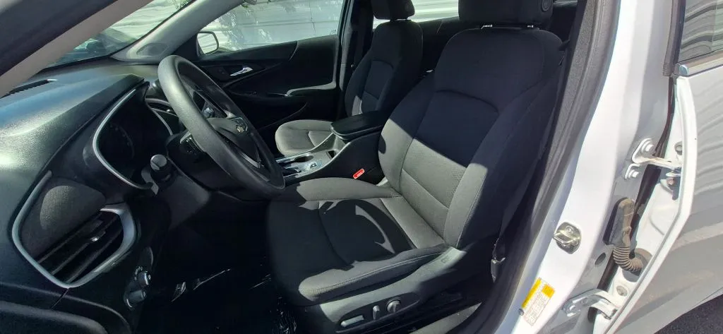 Chevrolet Malibu photo 11