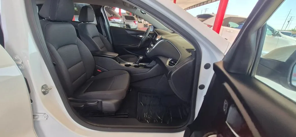 Chevrolet Malibu photo 14