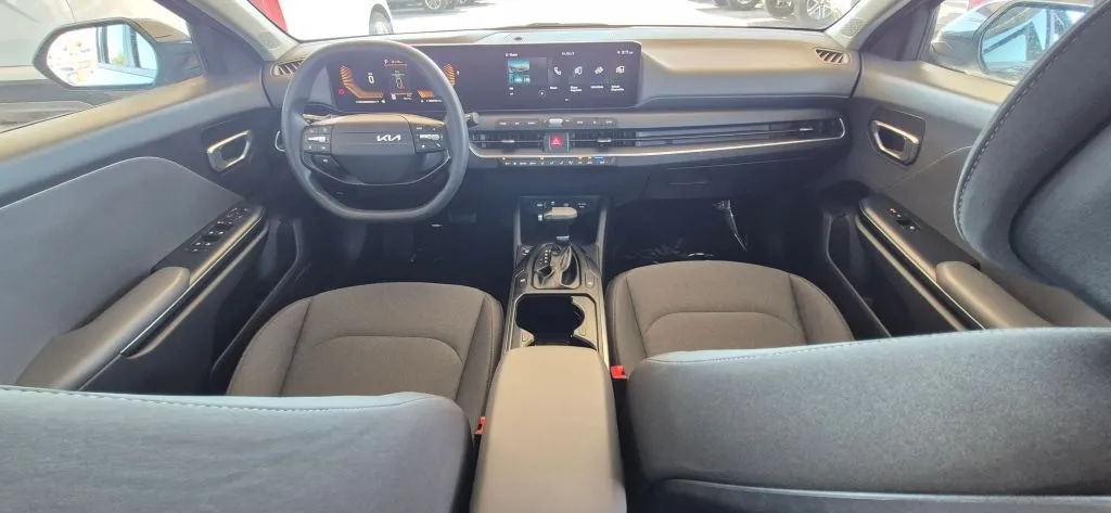Kia K4 photo 15