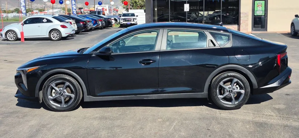 Kia K4 photo 3