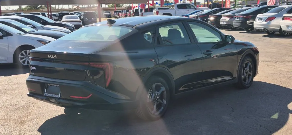 Kia K4 photo 6