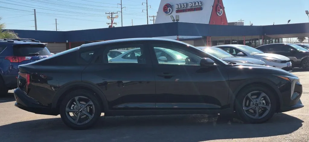 Kia K4 photo 7