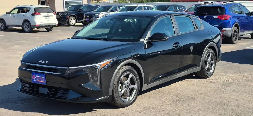Kia K4 photo 2