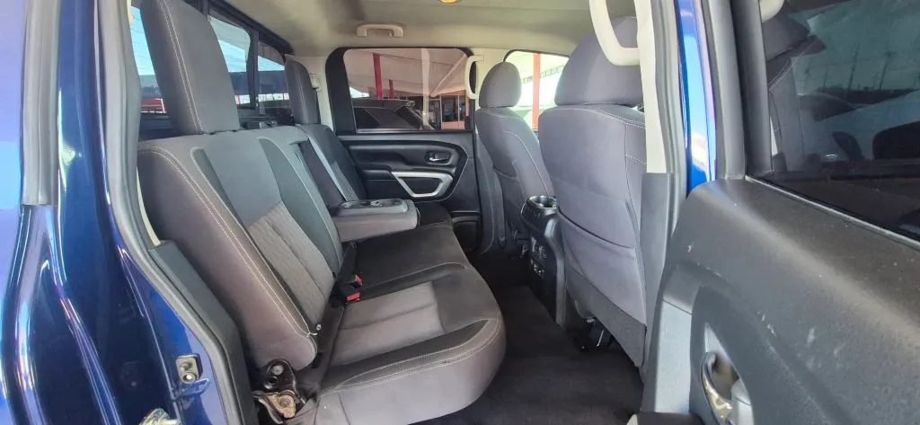 Nissan Titan photo 13
