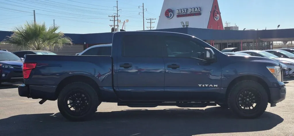 Nissan Titan photo 7