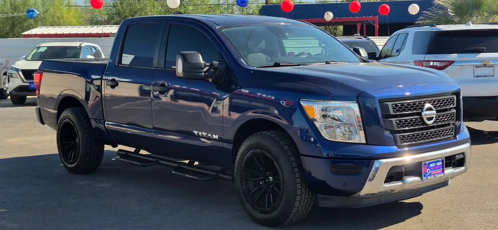 Nissan Titan photo 8