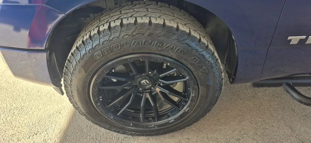 Nissan Titan photo 17
