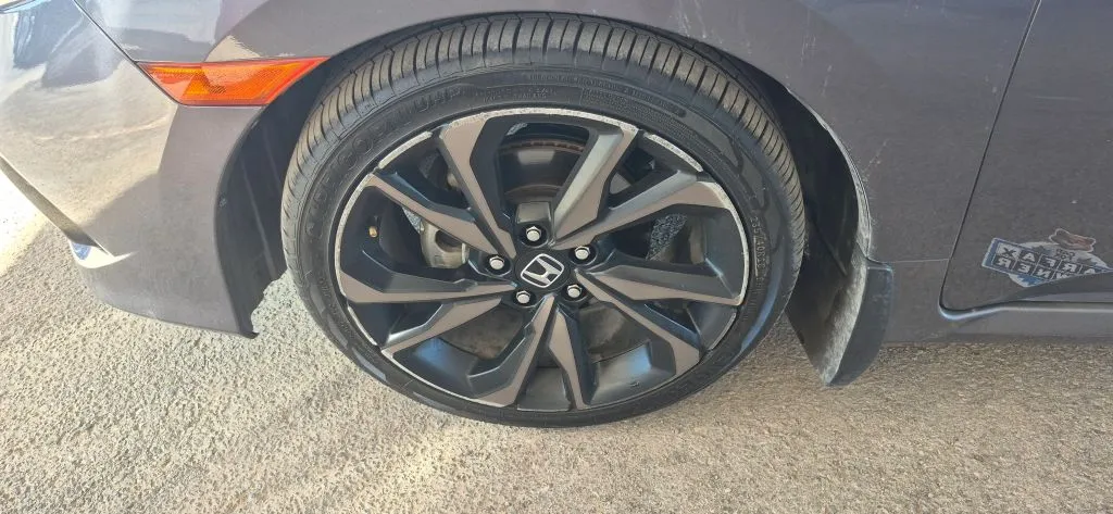 Honda Civic photo 18