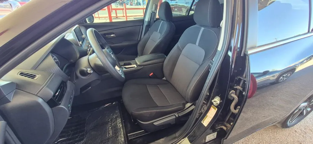 Nissan Sentra photo 12