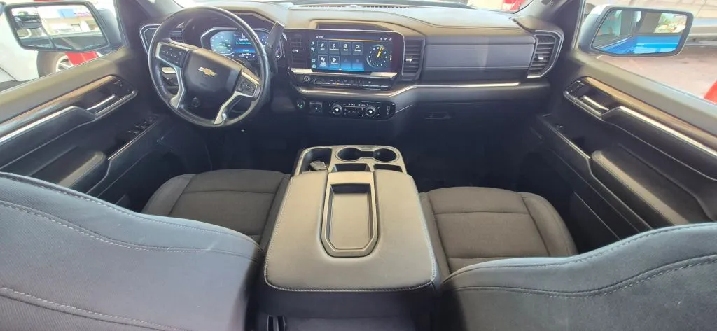 Chevrolet Silverado photo 14