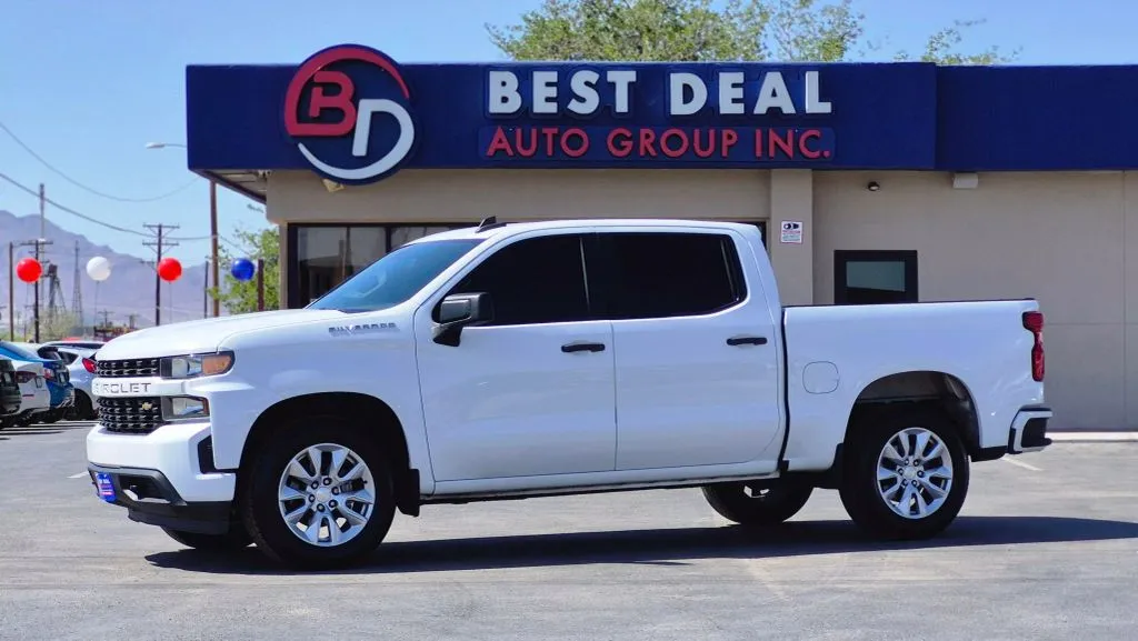 2020 Chevrolet Silverado 1500 Crew Cab Custom Pickup 4D 5 3/4 ft for sale in El Paso, TX