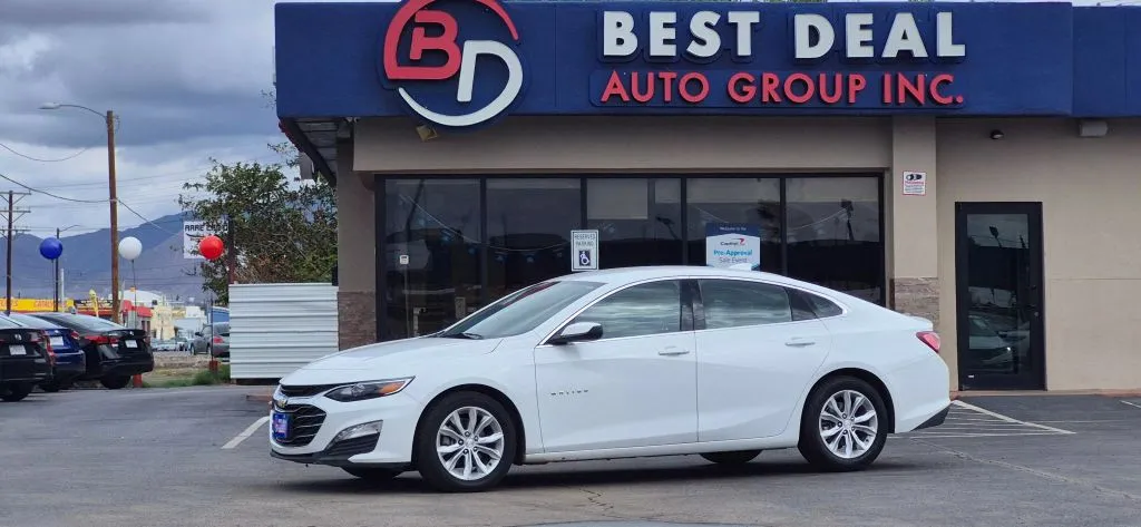 White 2022 Chevrolet Malibu LT Sedan 4D for sale in El Paso, TX