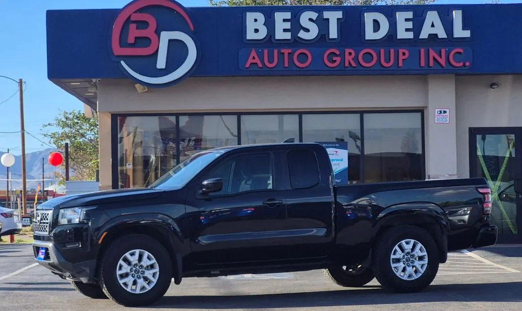 Black 2022 Nissan Frontier King Cab SV Pickup 2D 6 ft for sale in El Paso, TX
