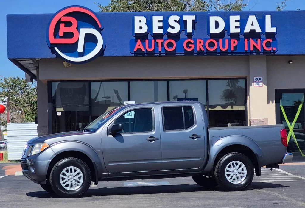 2016 Nissan Frontier Crew Cab SV Pickup 4D 5 ft for sale in El Paso, TX