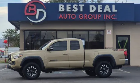 Beige 2017 Toyota Tacoma Access Cab TRD Sport Pickup 4D 6 ft for sale in El Paso, TX